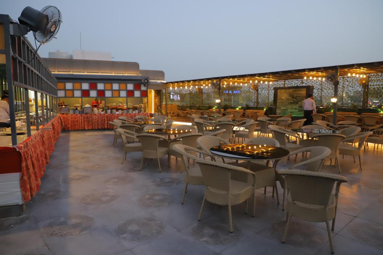 Hotel Haris Mg Road Gurugram Gurgaon Exteriör bild
