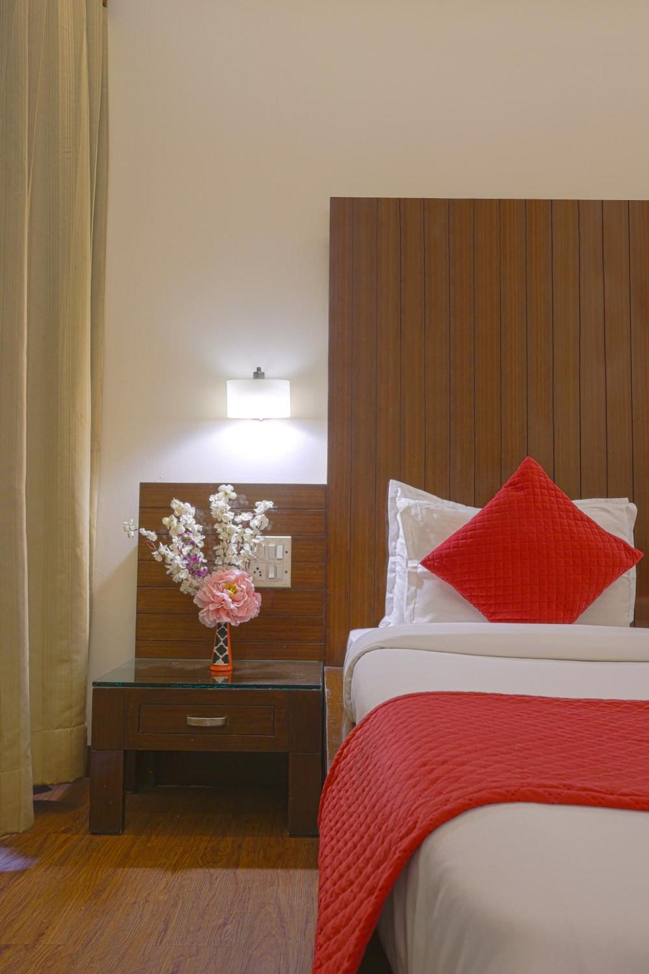 Hotel Haris Mg Road Gurugram Gurgaon Exteriör bild
