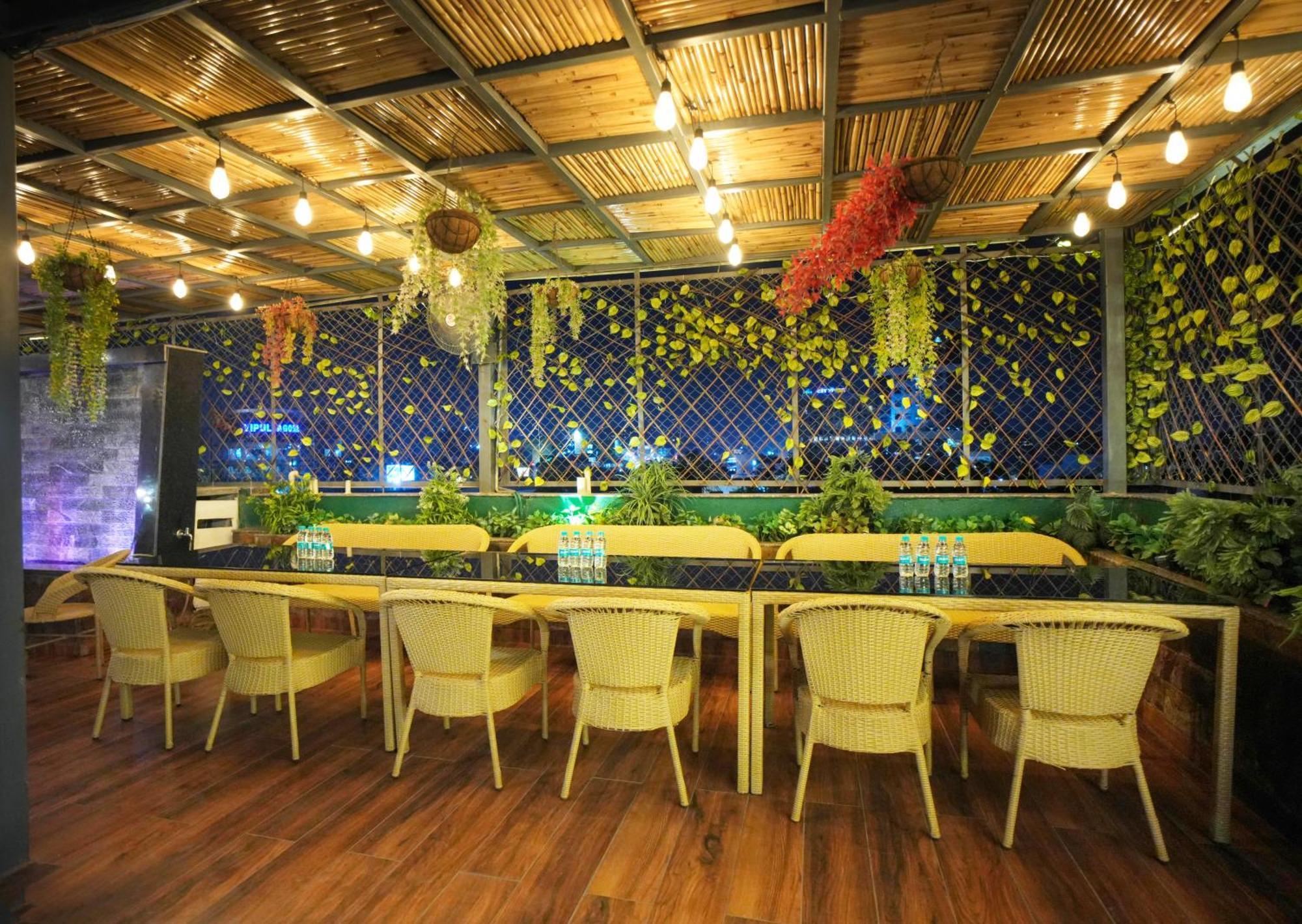 Hotel Haris Mg Road Gurugram Gurgaon Exteriör bild