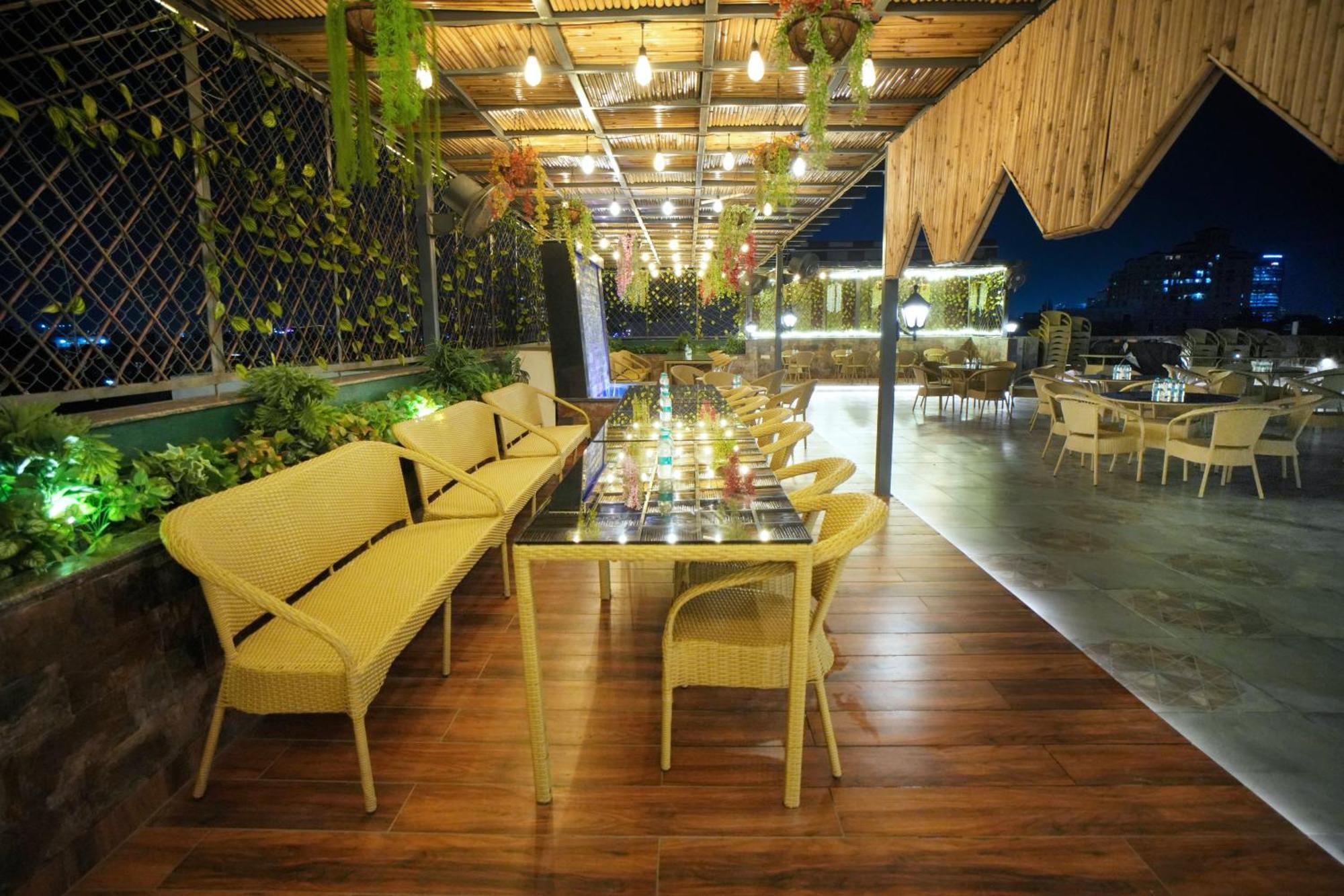 Hotel Haris Mg Road Gurugram Gurgaon Exteriör bild
