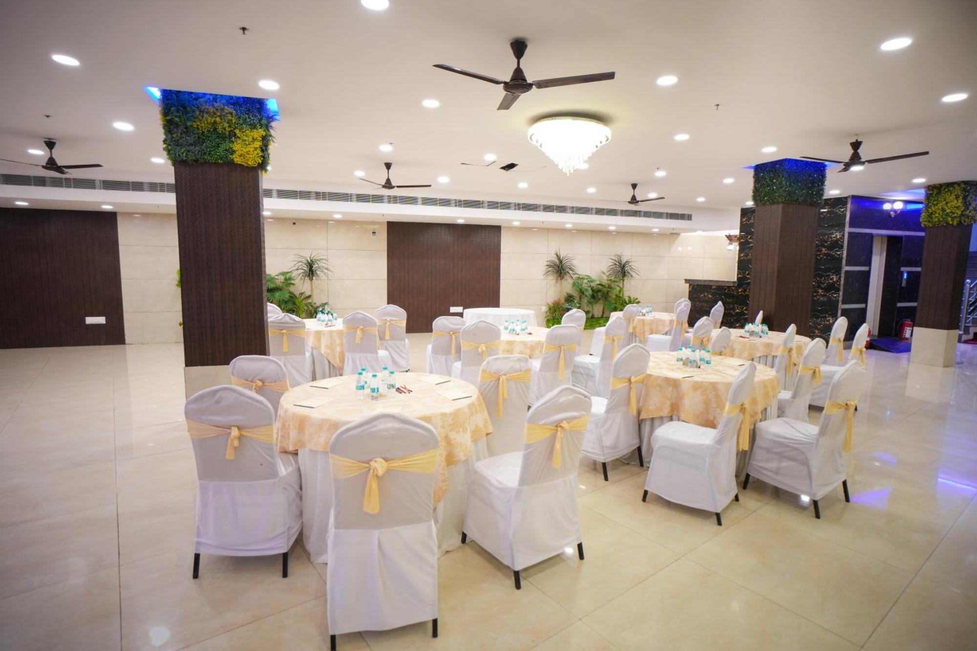 Hotel Haris Mg Road Gurugram Gurgaon Exteriör bild